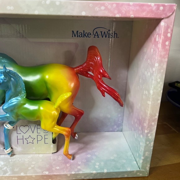 Breyer Horses Freedom Series – Love & Hope Unicorn Set Make a wish #62124 - Picture 15 of 15
